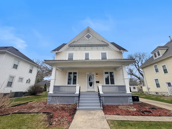 $159,900 | 307 West 11th Street, Sterling, IL 61081