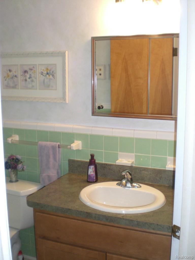 3147 Pearl Avenue Warren, MI 48091 - Photo 10 of 21 CIMG4692.jpg