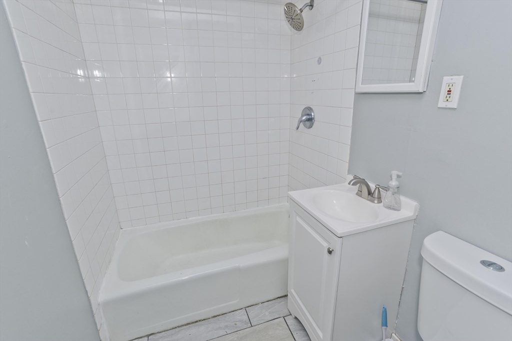 239 Glasgow Street, Unit 10 Fall River, MA 02721 - Photo 12 of 24