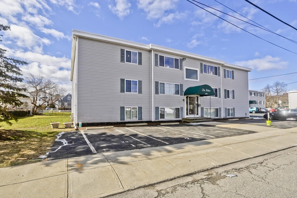 239 Glasgow Street, Unit 10 Fall River, MA 02721 - Photo 2 of 24