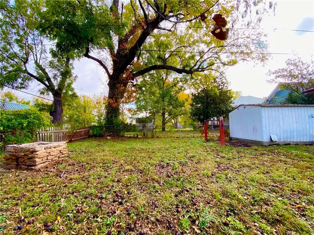 $79,500 | 8908 Thompson Avenue, Independence, MO 64053