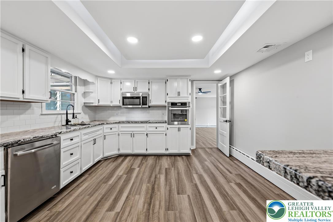 1319 Overlook Road Whitehall, PA 18052 - Photo 17 of 43