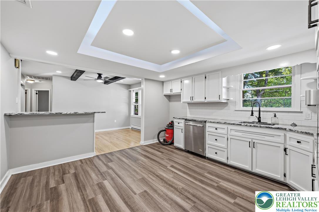 1319 Overlook Road Whitehall, PA 18052 - Photo 18 of 43