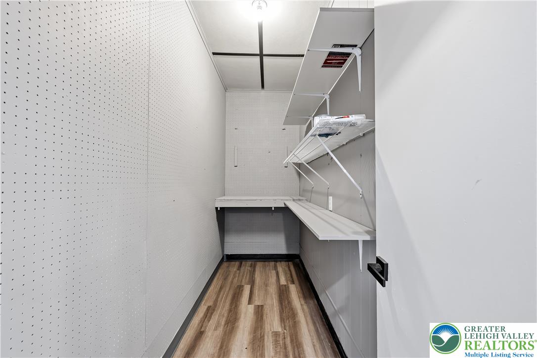 1319 Overlook Road Whitehall, PA 18052 - Photo 27 of 43