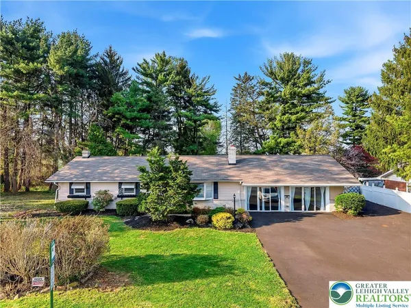 $515,000 | 1319 Overlook Road, Whitehall, PA 18052