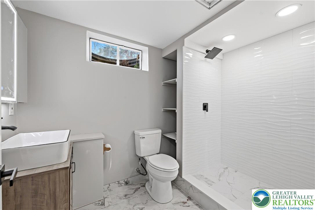 1319 Overlook Road Whitehall, PA 18052 - Photo 34 of 43