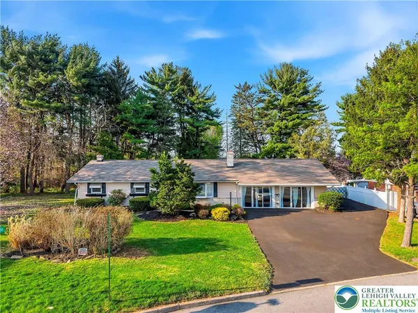 $515,000 | 1319 Overlook Road, Whitehall, PA 18052