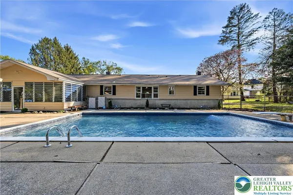$515,000 | 1319 Overlook Road, Whitehall, PA 18052