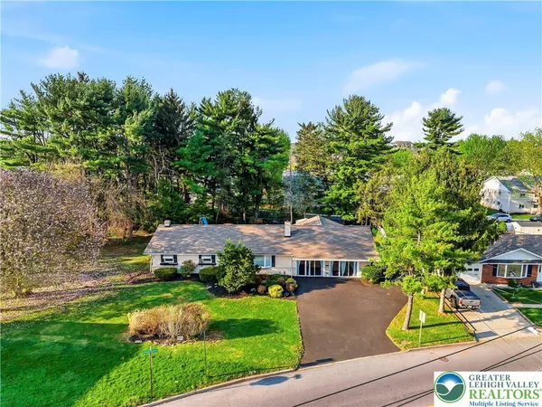 $515,000 | 1319 Overlook Road, Whitehall, PA 18052