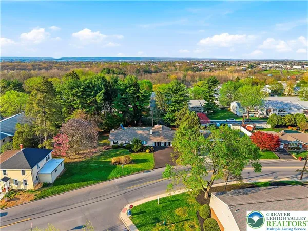 $515,000 | 1319 Overlook Road, Whitehall, PA 18052