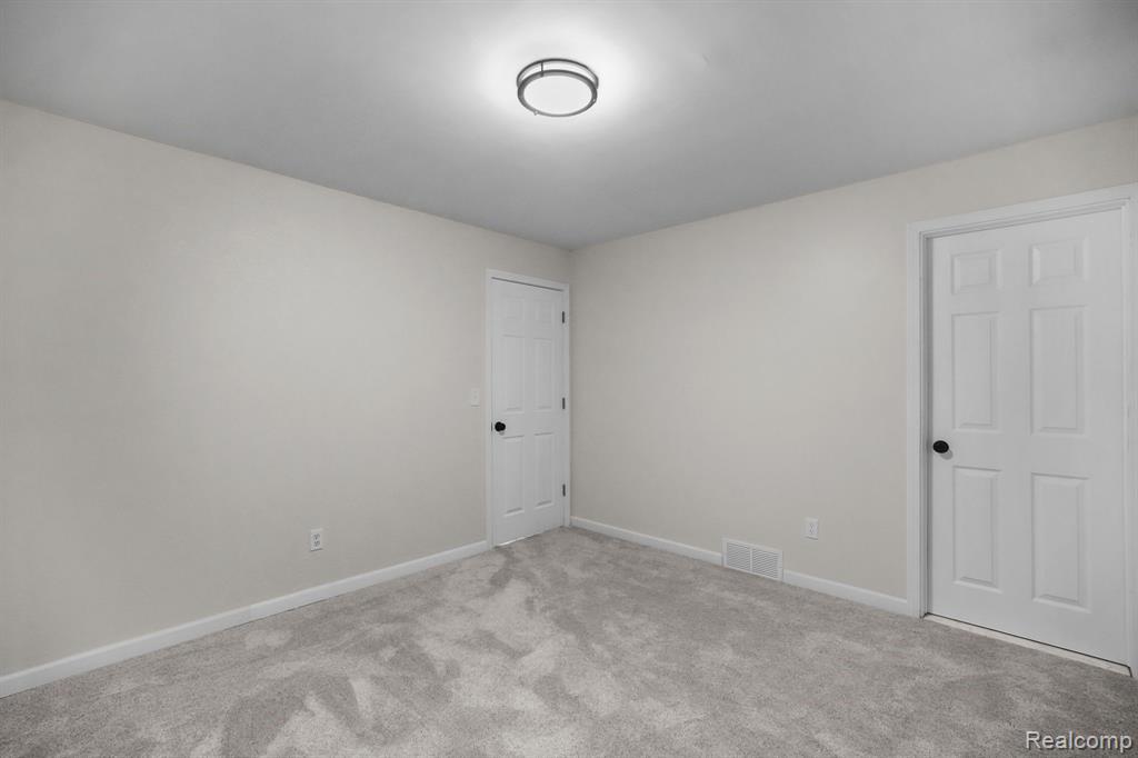 8898 Bishop Road Brighton, MI 48116 - Photo 15 of 41