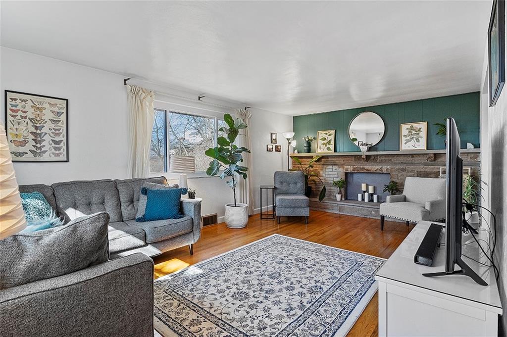 3944 Drexel Road Pittsburgh, PA 15212 - Photo 4 of 23 Gallery Image 4
