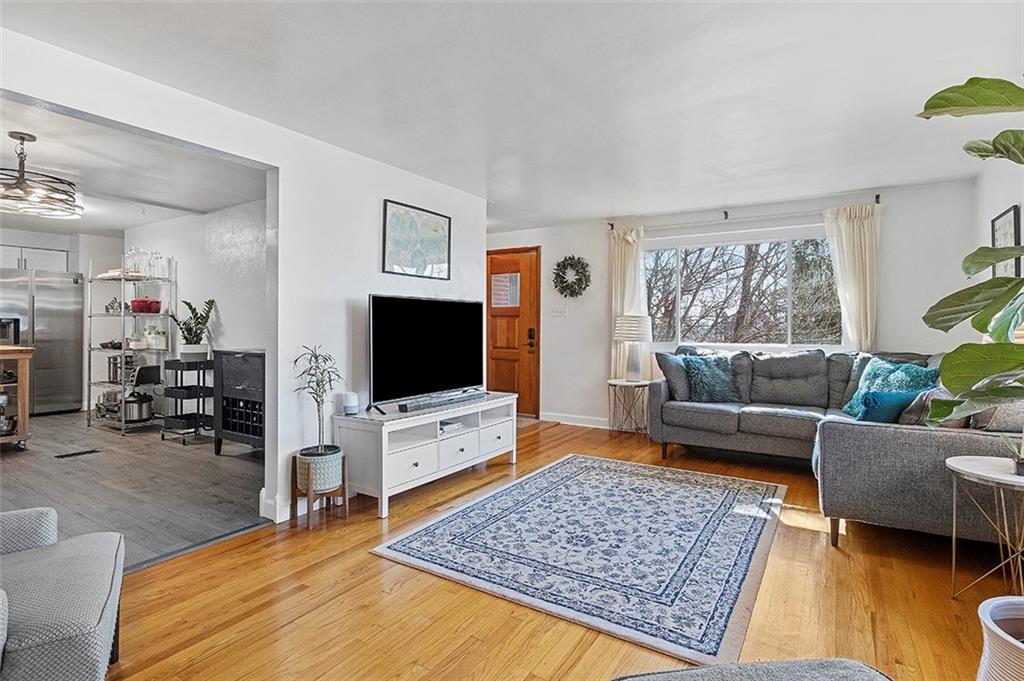 3944 Drexel Road Pittsburgh, PA 15212 - Photo 6 of 23 Gallery Image 6