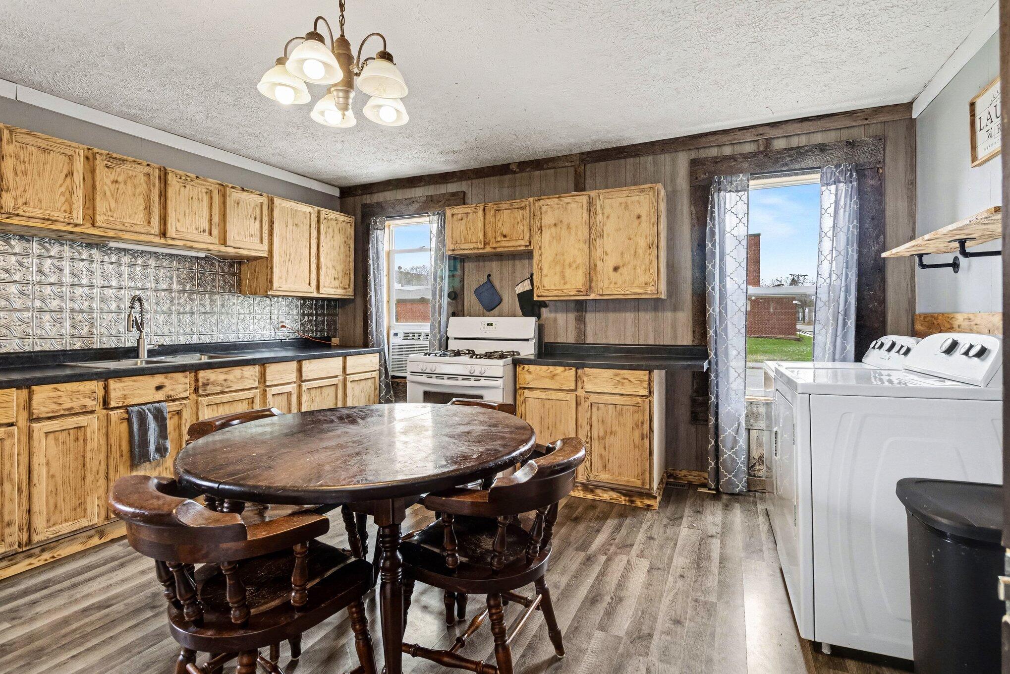 202 East Arbor Street Marcellus, MI 49067 - Photo 5 of 21 010_file_9452