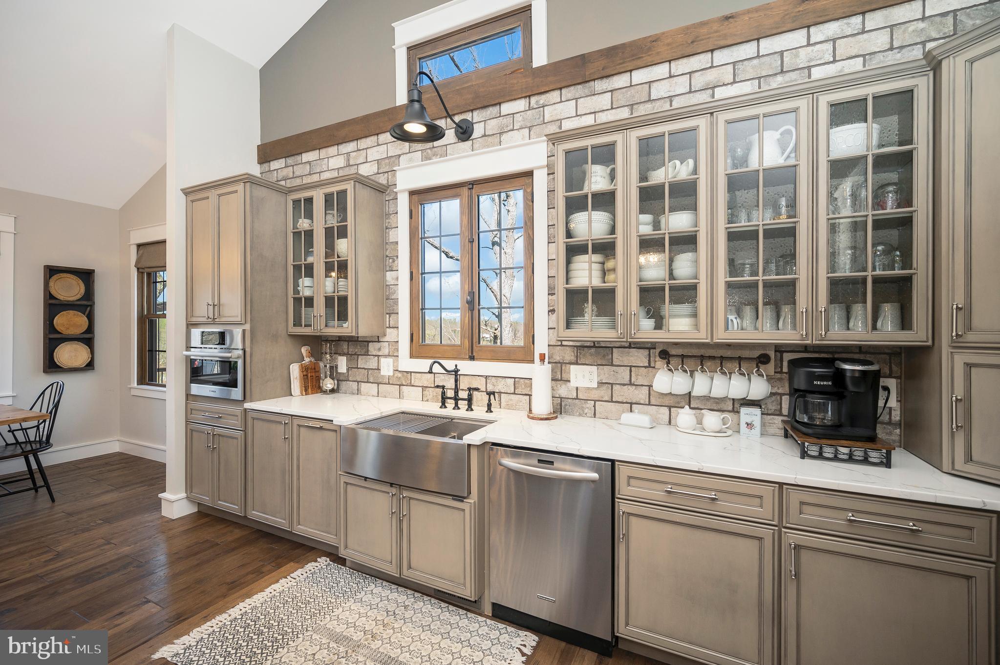 8080 Longtree Road Manassas, VA 20112 - Photo 23 of 66 Tons of 42" Decora Soft Close cabinet space....