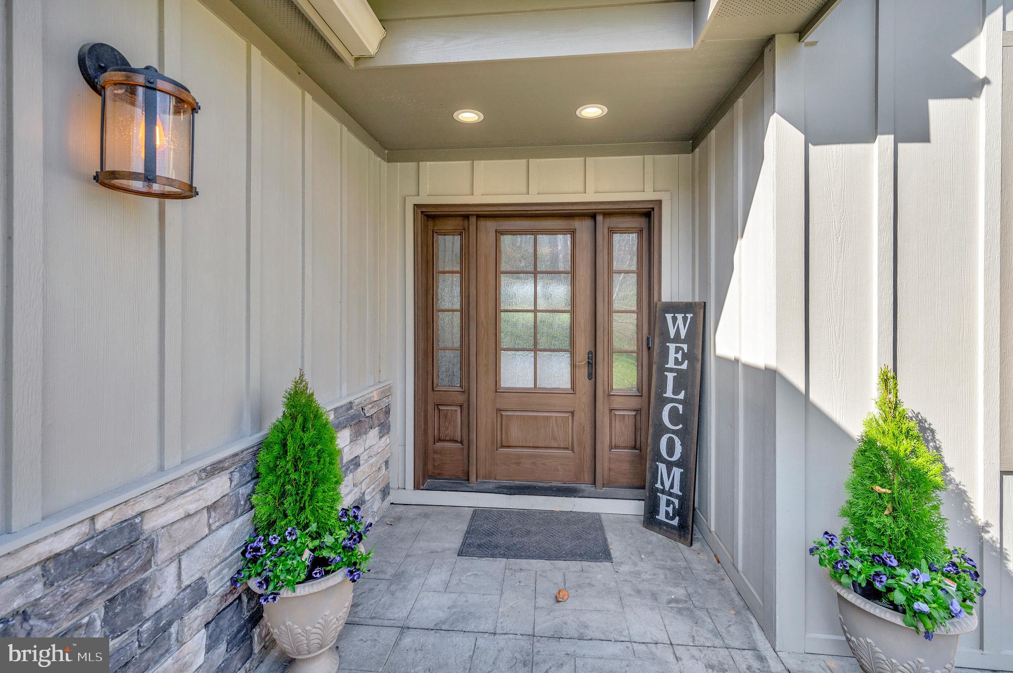 8080 Longtree Road Manassas, VA 20112 - Photo 10 of 66 Covered entryway w/recessed lighting