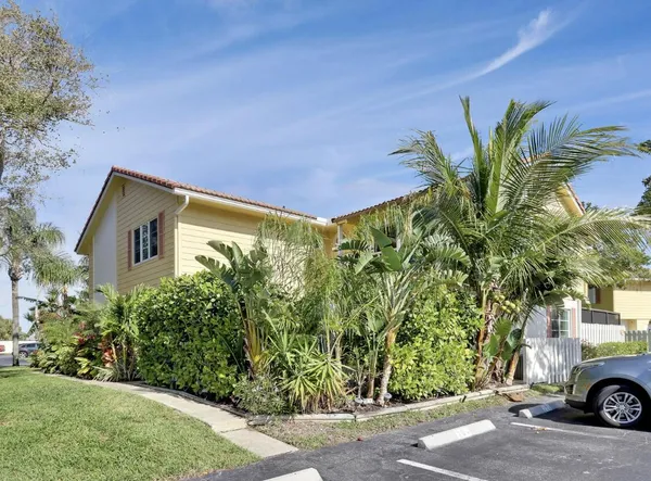 $3,400 | 293 Seabreeze Circle, Jupiter, FL 33477