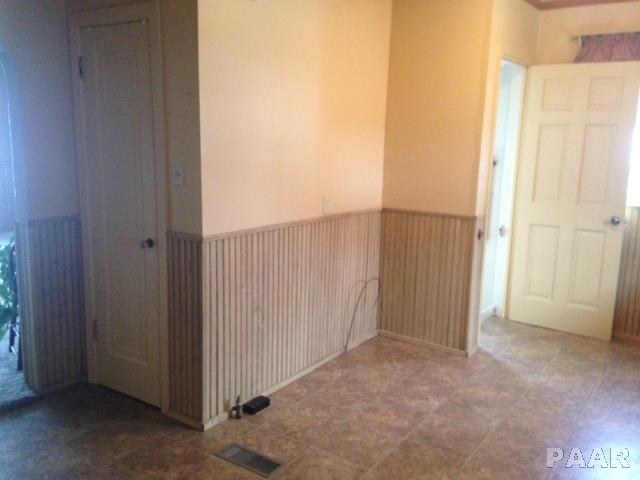 2302 South Airport Road Bartonville, IL 61607 - Photo 8 of 17 Gallery Image 8