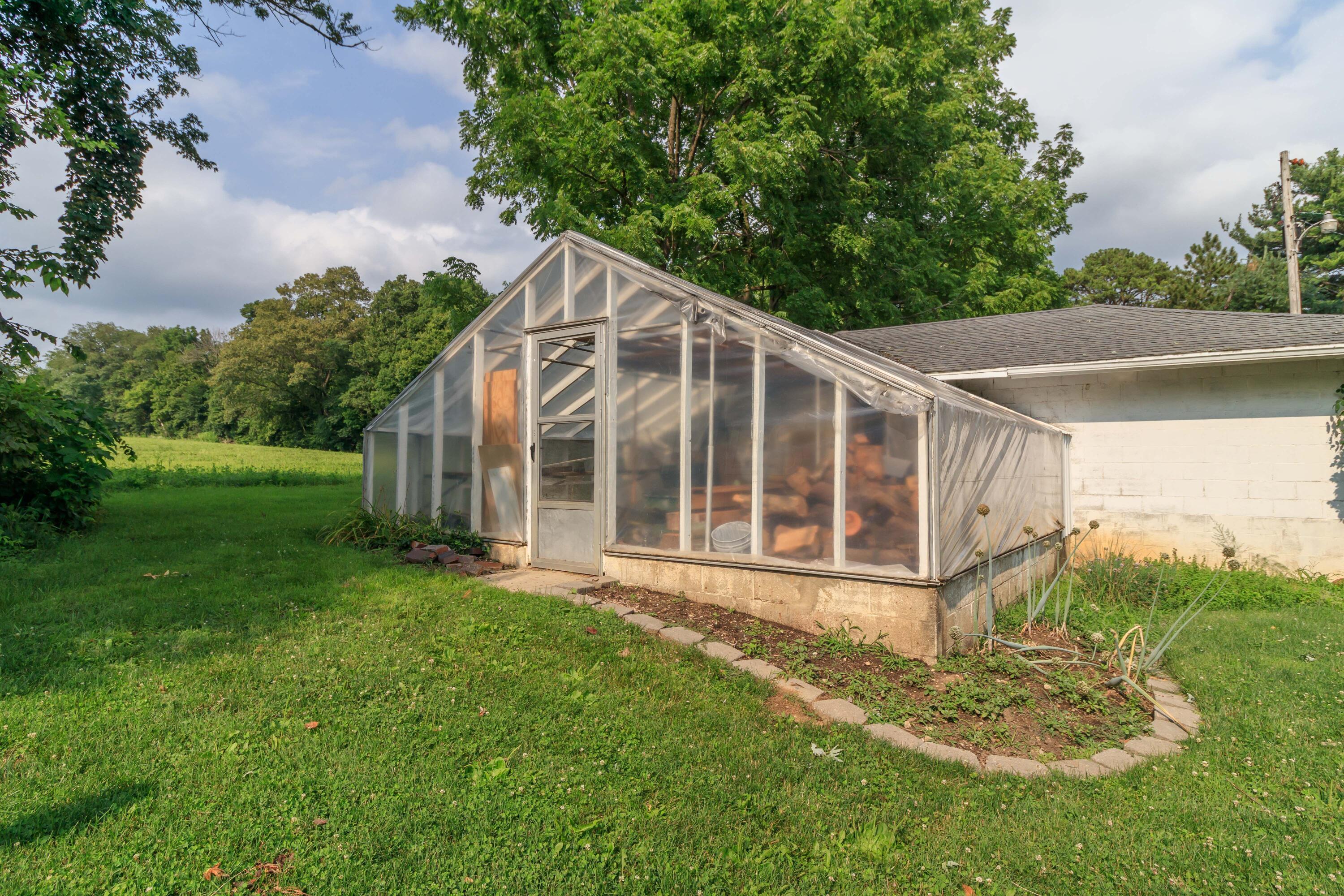 5850 Hamburg Road Southwest Amanda, OH 43102 - Photo 39 of 52 Greenhouse