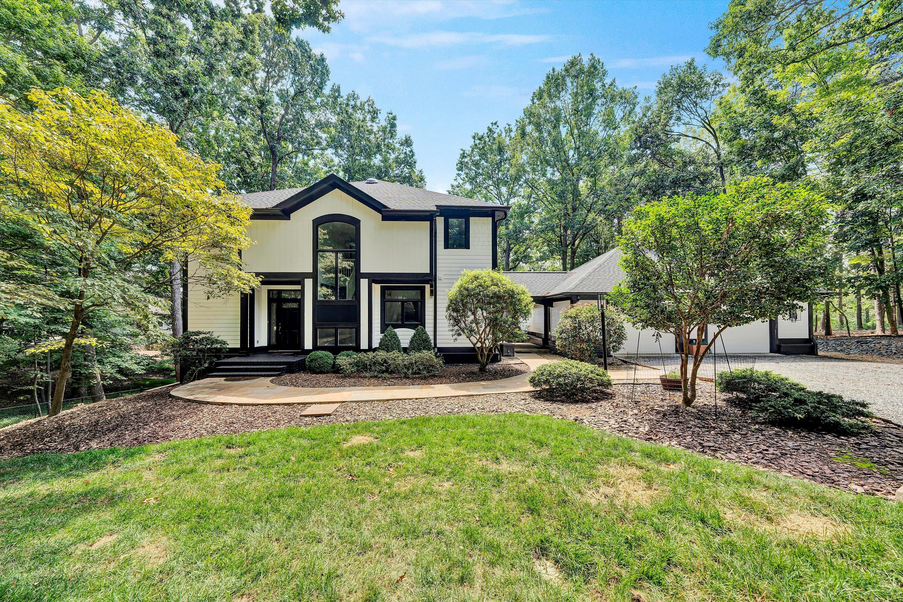 190 Tranquility Road Moneta, VA 24121 - Photo 3 of 95 02-DSC00456