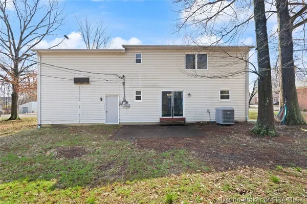 $285,000 | 4025 Summer Place, New Albany, IN 47150