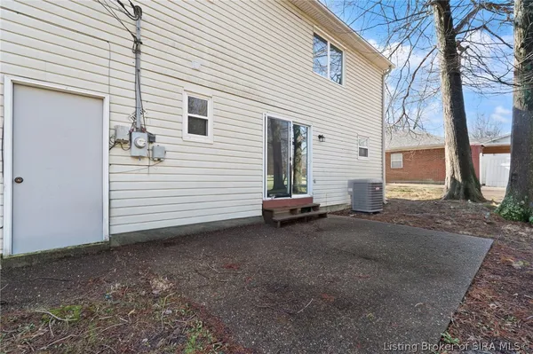 $285,000 | 4025 Summer Place, New Albany, IN 47150