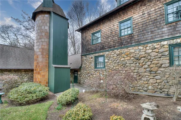 $539,000 | 50 Shadow Farm Way, South Kingstown, RI 02879