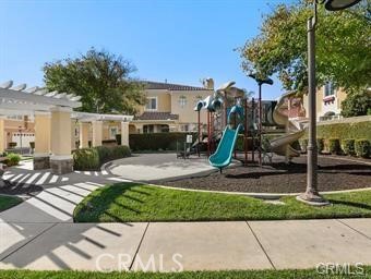 4164 Terraza Way, Unit B Simi Valley, CA 93063 - Photo 4 of 18