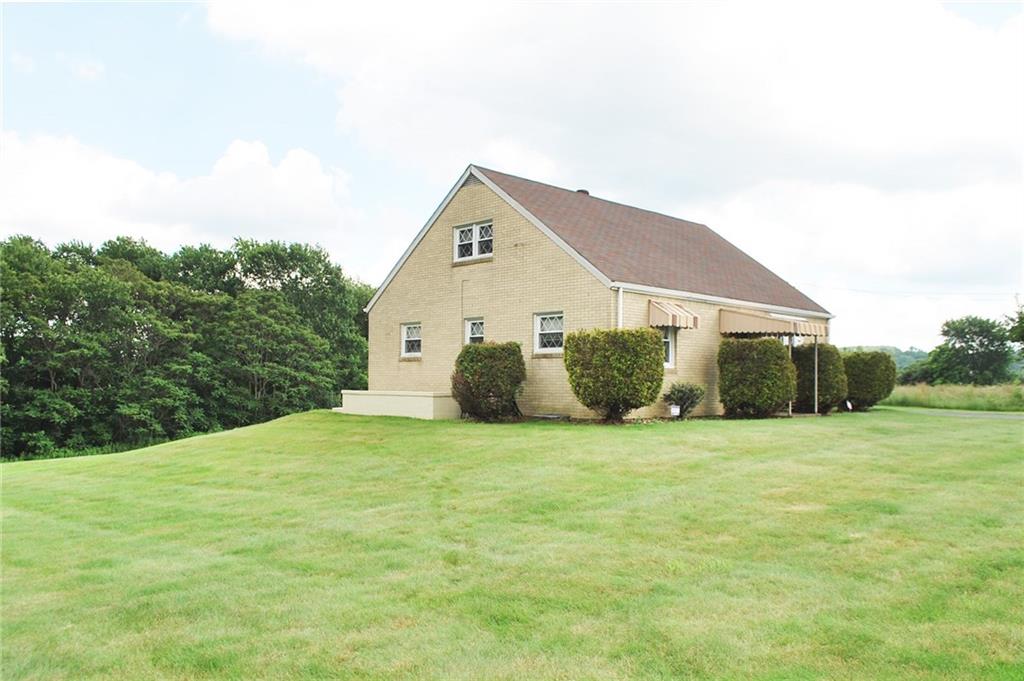 461 Baker Road Freedom, PA 15042 - Photo 3 of 25