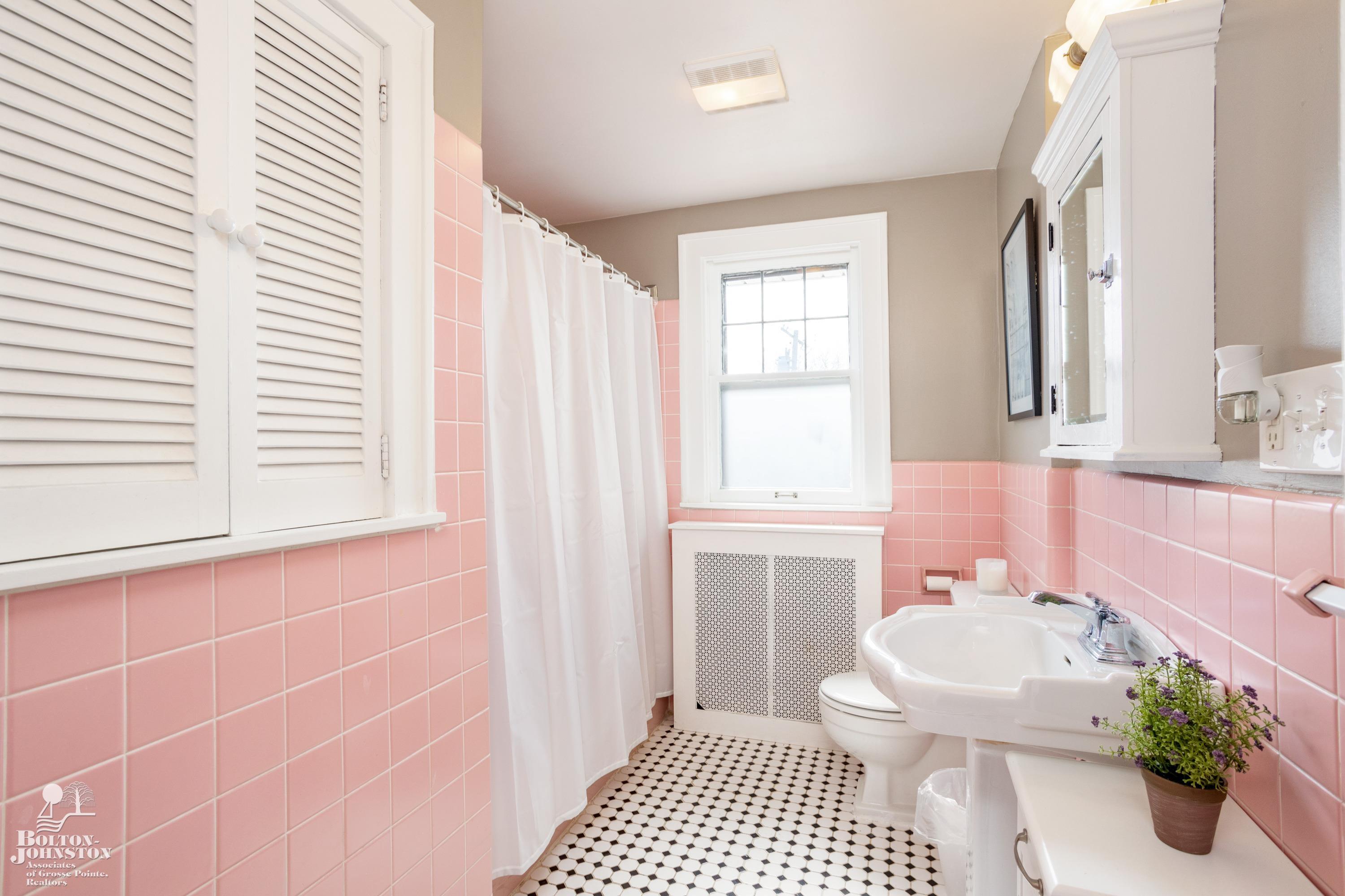 1497 Hawthorne Road Grosse Pointe Woods, MI 48236 - Photo 33 of 52