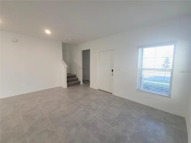 a view of empty room with window