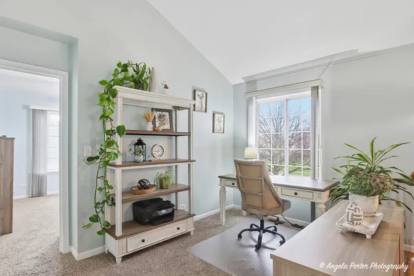 $315,000 | 324 New Haven Drive, Unit 324, Cary, IL 60013