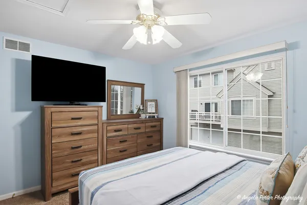 $315,000 | 324 New Haven Drive, Unit 324, Cary, IL 60013
