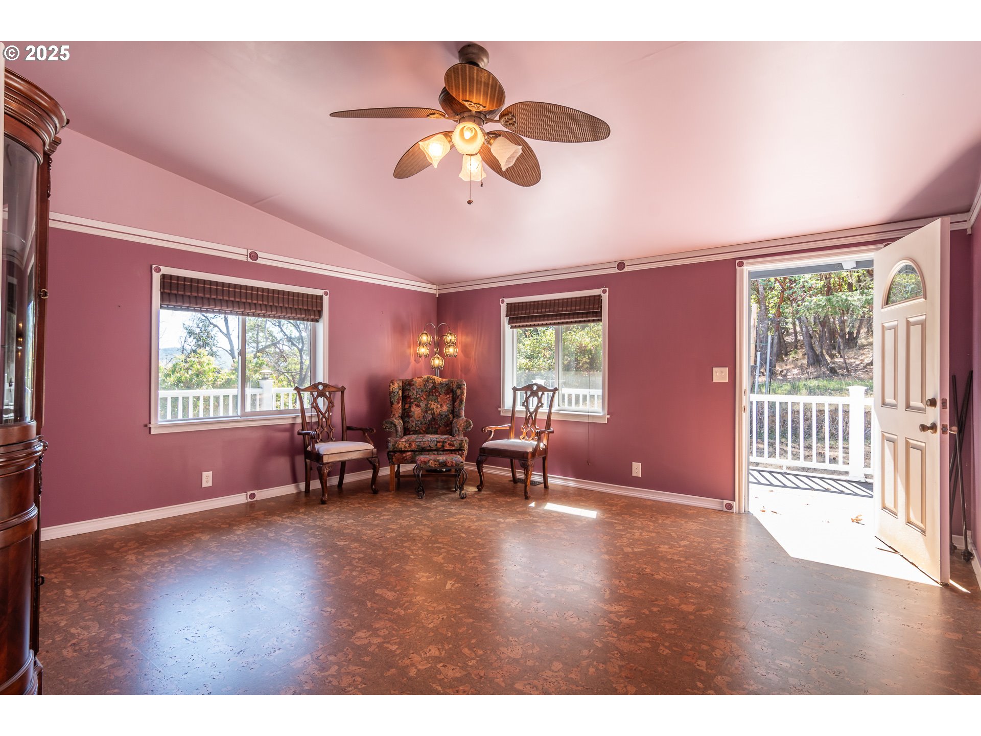 237 Country Lane Roseburg, OR 97471 - Photo 19 of 48 Den/Office