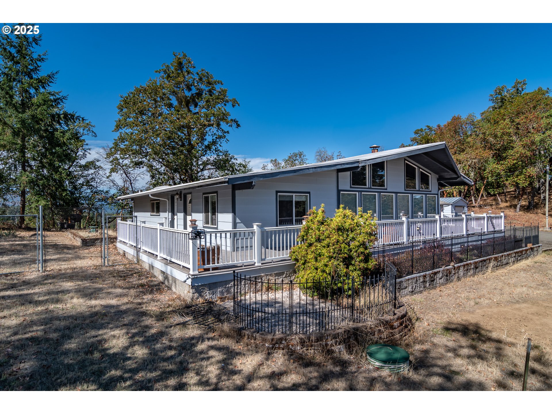 237 Country Lane Roseburg, OR 97471 - Photo 29 of 48