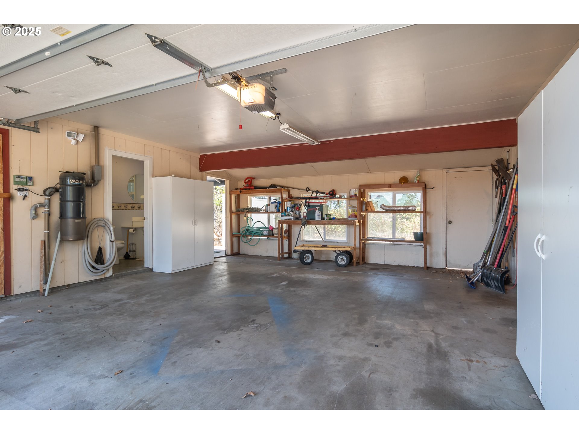 237 Country Lane Roseburg, OR 97471 - Photo 39 of 48