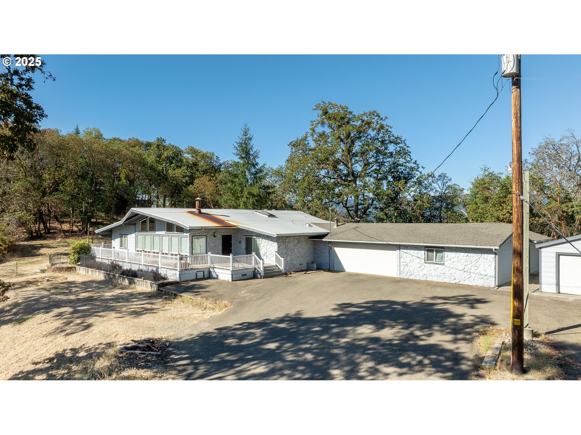 237 Country Lane Roseburg, OR 97471 - Photo 5 of 48