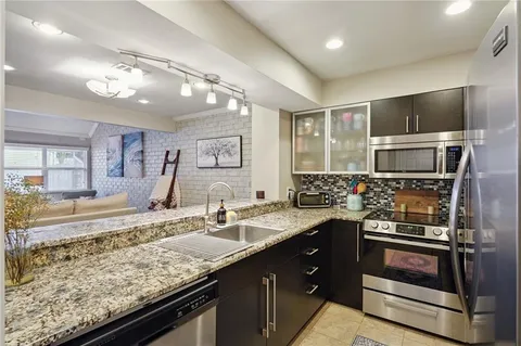 $325,000 | 9 Drifter Lane, New Orleans, LA 70124