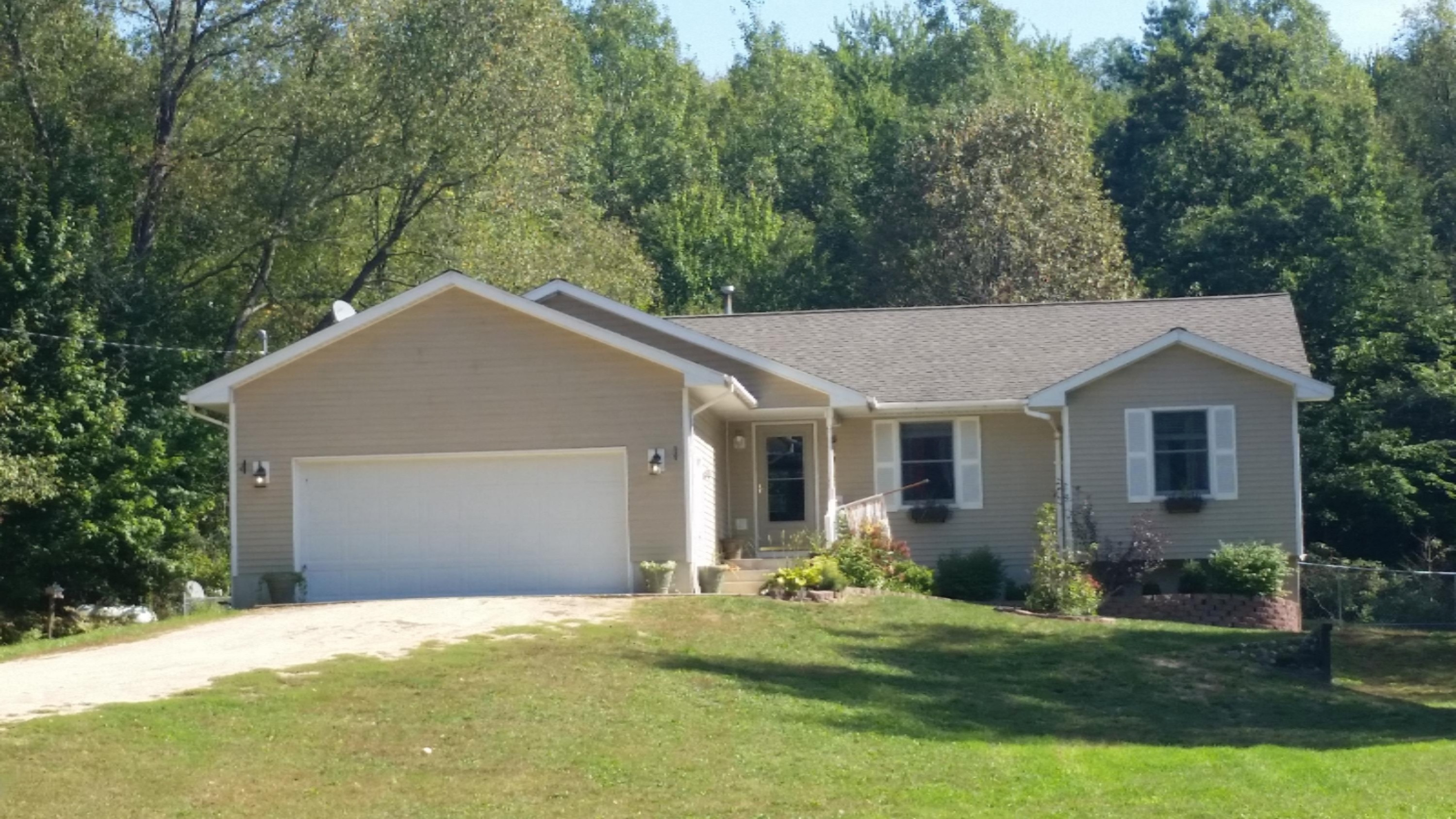 5086 North Maple Island Road Hesperia, MI 49421 - Photo 1 of 40 2015-09-26 13.28.47