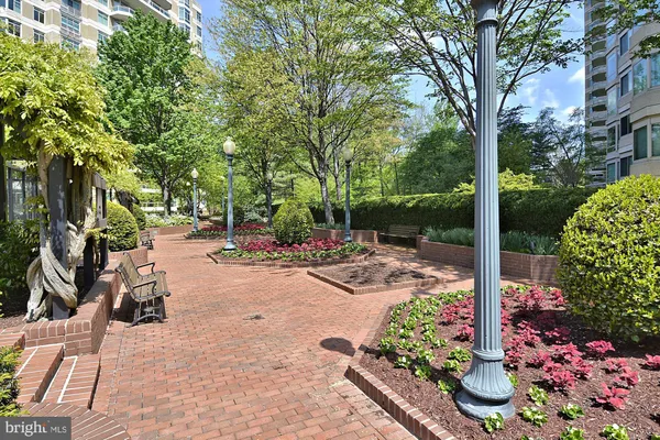 $1,150,000 | 5600 Wisconsin Avenue, Unit 1105, Chevy Chase, MD 20815