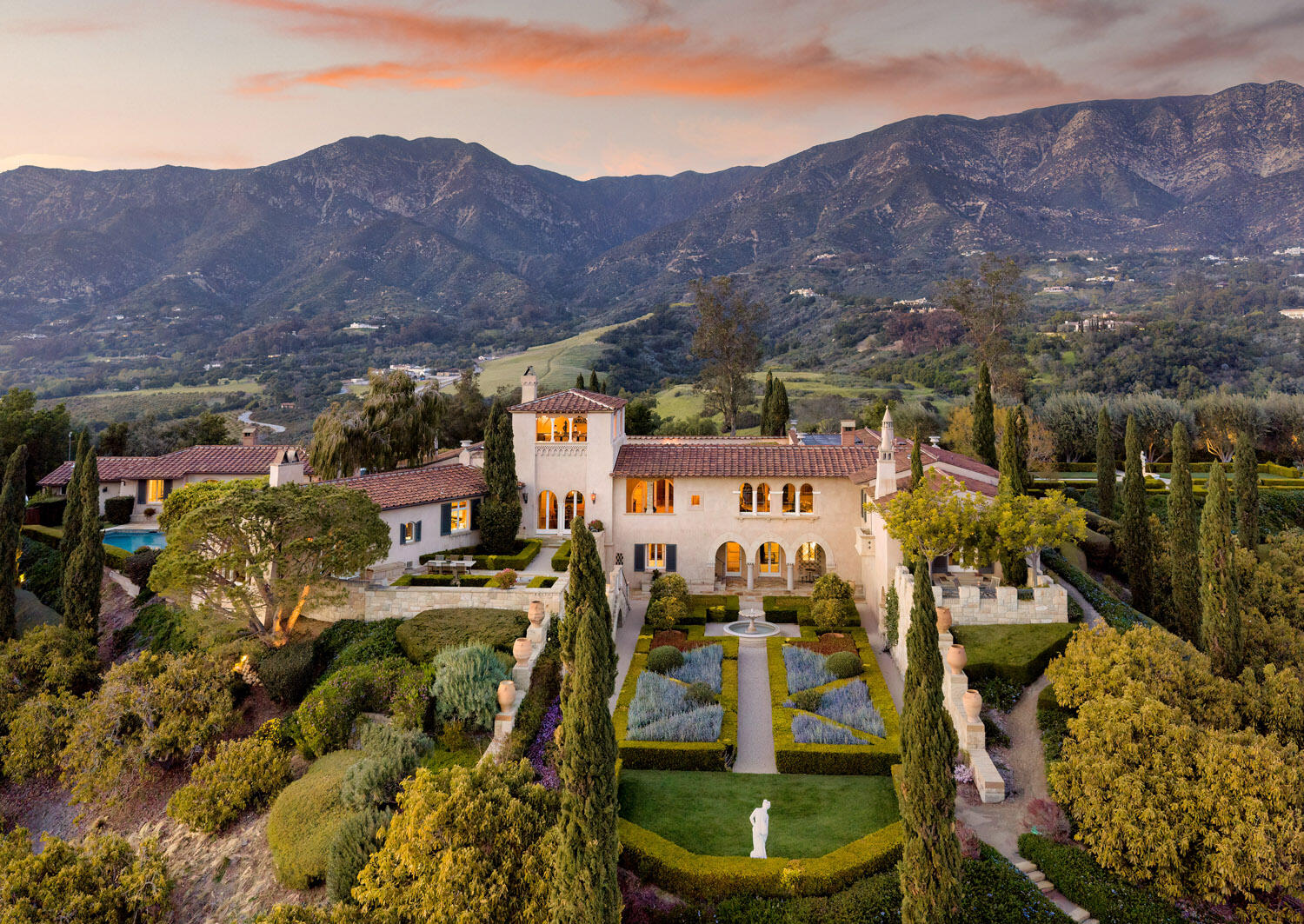 550 Freehaven Drive Montecito, CA 93108 - Photo 37 of 38 an aerial view of residential houses and outdoor space