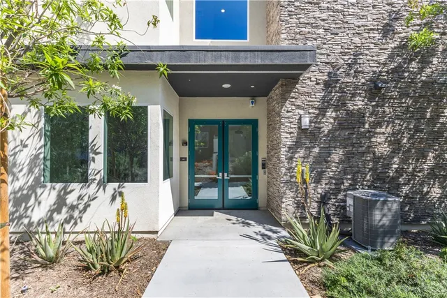 $925,000 | 147 Sash, Irvine, CA 92618