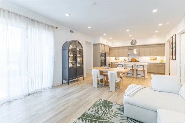 $925,000 | 147 Sash, Irvine, CA 92618