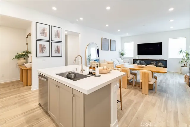 $925,000 | 147 Sash, Irvine, CA 92618