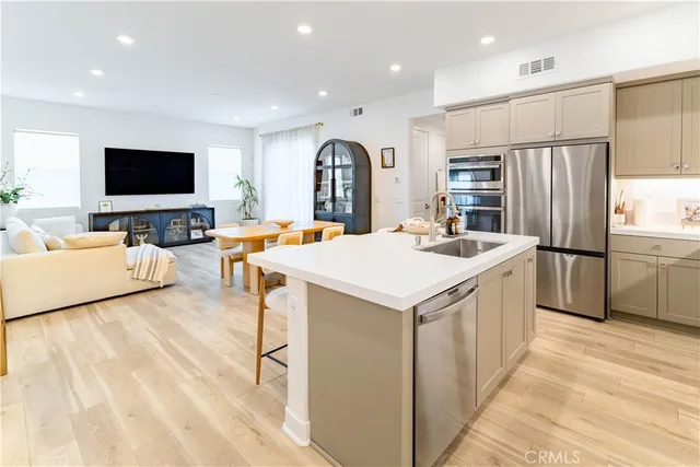 $925,000 | 147 Sash, Irvine, CA 92618