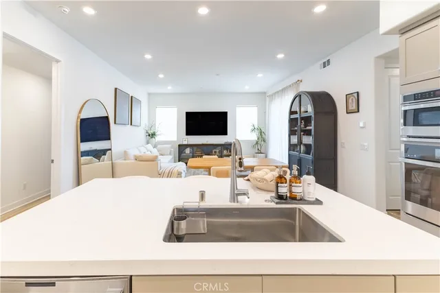 $925,000 | 147 Sash, Irvine, CA 92618