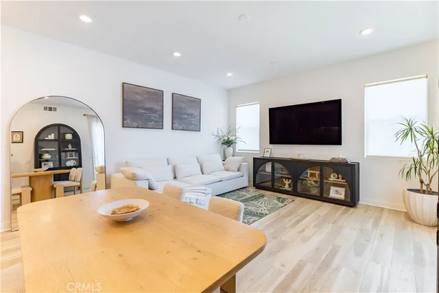 $925,000 | 147 Sash, Irvine, CA 92618