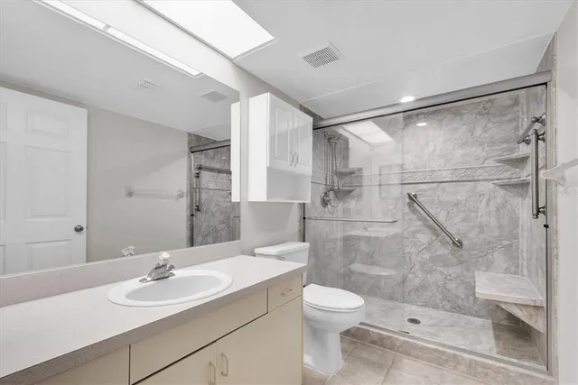 $245,000 | 9510 Harbor Greens Way, Unit 406, Seminole, FL 33776