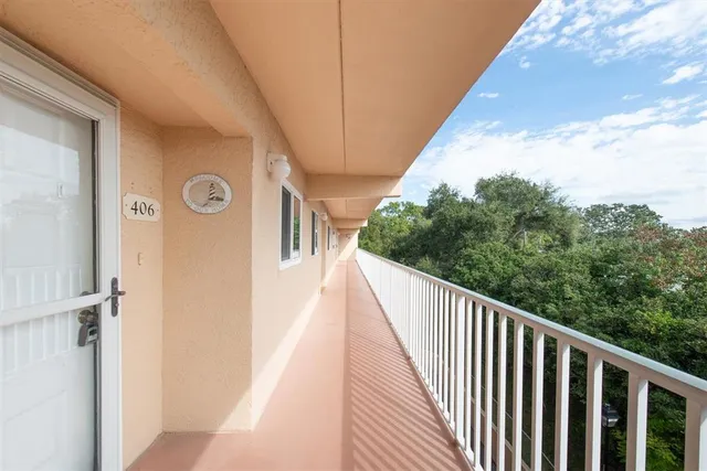 $245,000 | 9510 Harbor Greens Way, Unit 406, Seminole, FL 33776