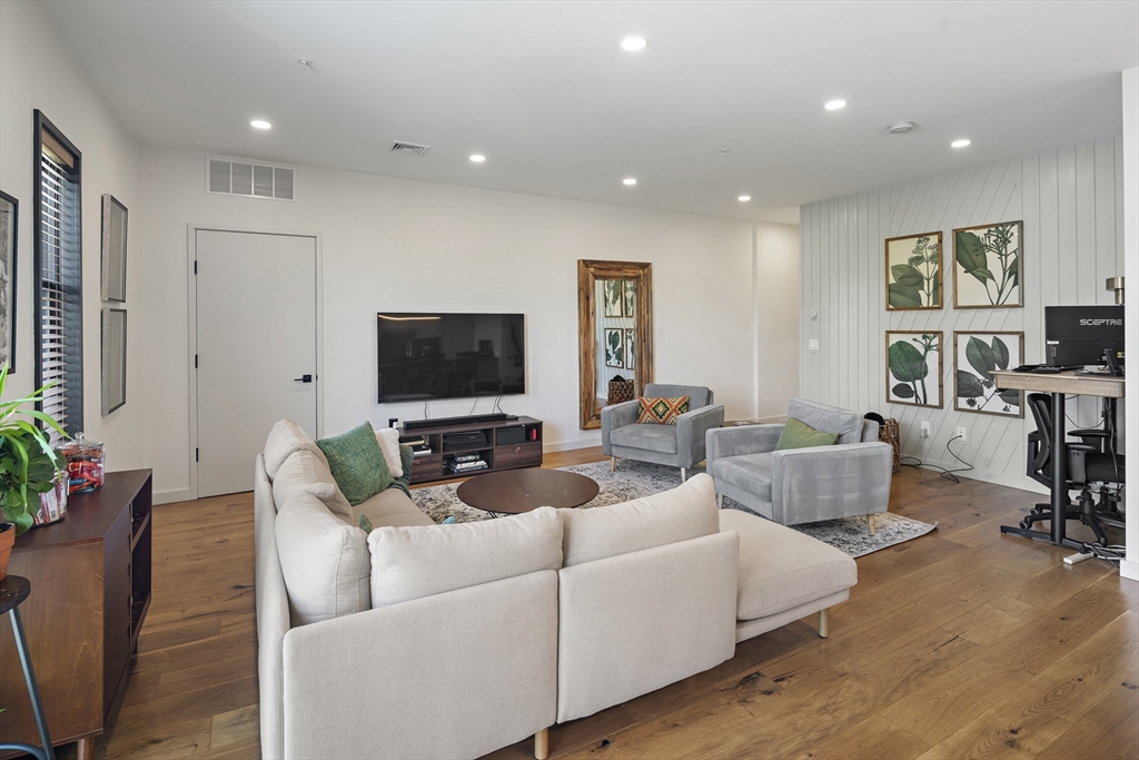 211 Condor Street, Unit 8 Boston, MA 02128 - Photo 9 of 17 Gallery Image 9